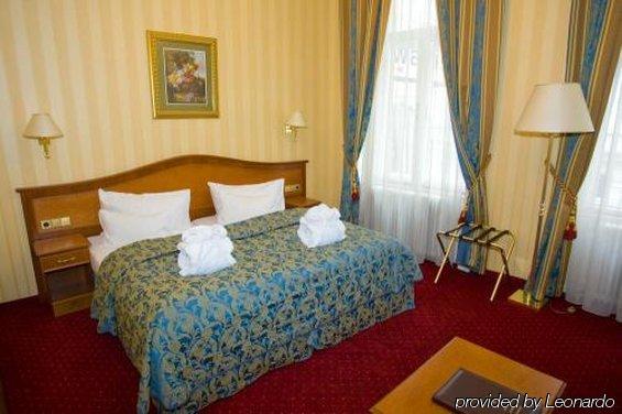 Opera Suites Viena Habitación foto